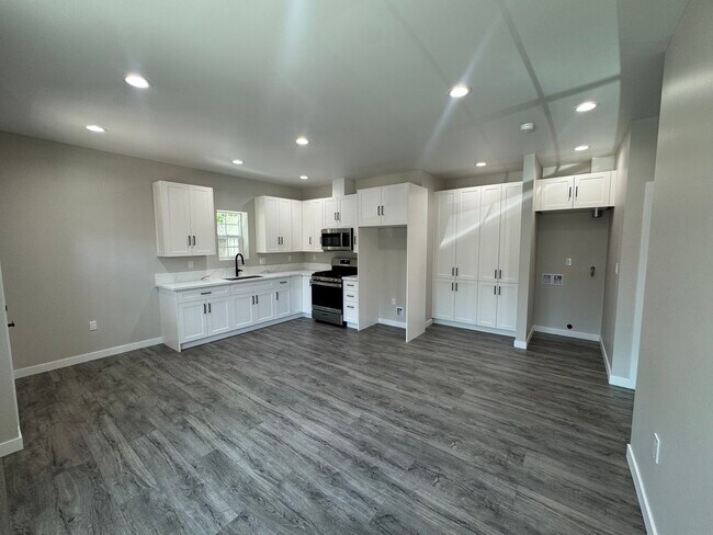 Foto del edificio - 10748 De Haven Ave