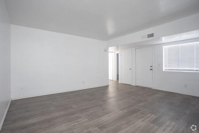2BR, 1BA - 850SF - Bellevue Estates