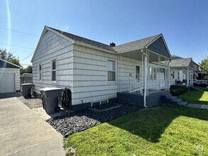 Building Photo - 516 Goethals Dr