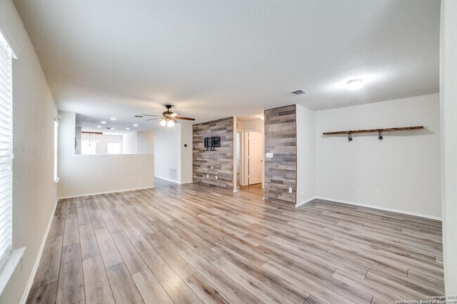 Building Photo - 10335 Castello Cyn