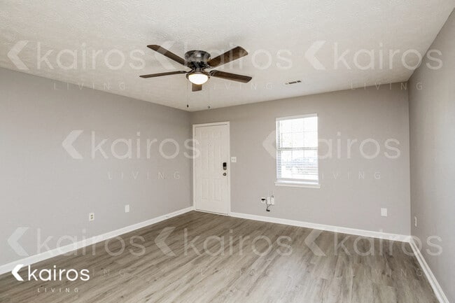 Building Photo - 208 Deer Pkwy