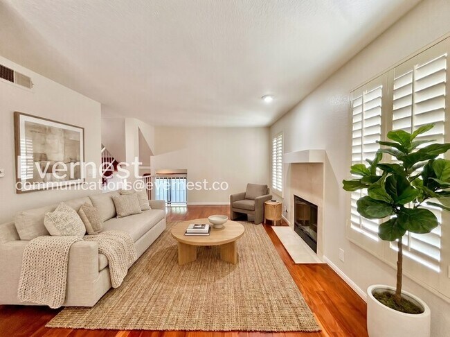 Foto del edificio - 4455 Rockland Pl