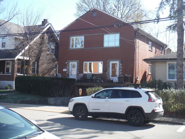 Building Photo - 104 Brilliant Ave