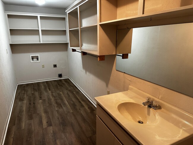 Foto del edificio - 128 Royal Ln