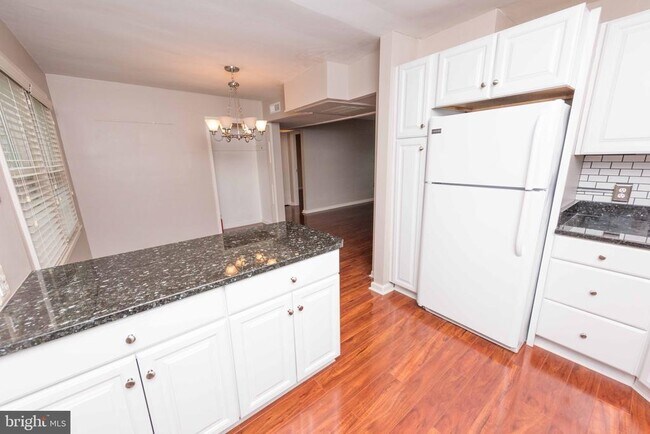 Foto del edificio - 6512 Boulevard View