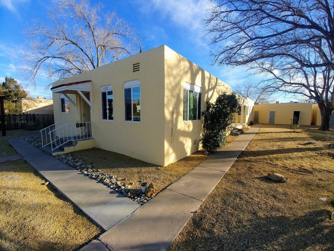 Primary Photo - 4108 Mesa Verde Ave NE