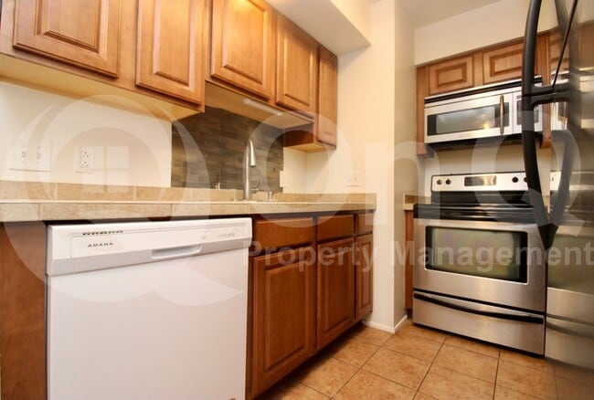 Foto del edificio - 1810 E Blacklidge Dr