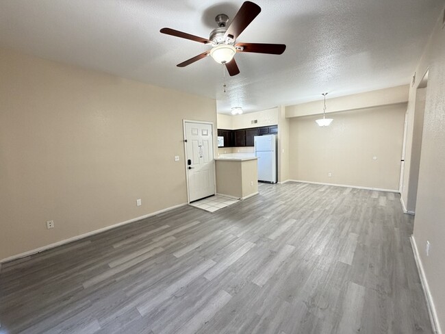 Foto del edificio - First Show: The first open showing is on 1/8/26 at 11:30am. We will be processing any apps and of...