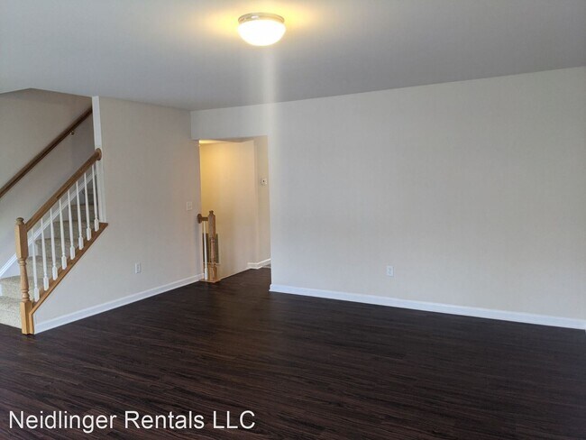 Building Photo - 3 br, 2.5 bath House - 215 Crown Court