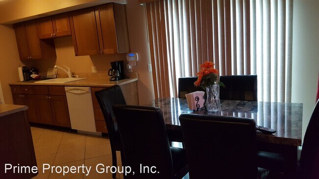 Building Photo - 3 br, 1.5 bath House - 614 Pomona