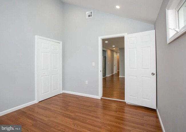 Building Photo - 413 Paxson Ave