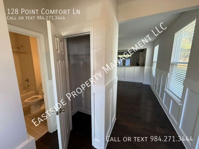 Foto del edificio - 128 Point Comfort Ln