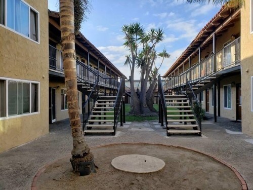 Building Photo - 291 Avocado St