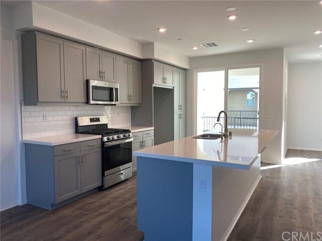 Foto del edificio - 8141 Garden Park St