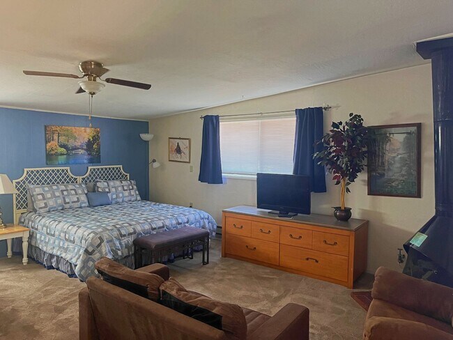 Foto del edificio - ROSE TREE INN - UPTOWN SEDONA- FURNISHED STUDIO - CABLE TV, WIFI, UTILITIES INCLUDED!