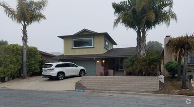 Building Photo - 960 Visalia St