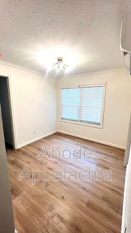 Foto del edificio - 187 Poplar St