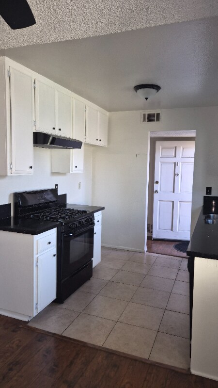 Foto del edificio - 1856 E 5th St