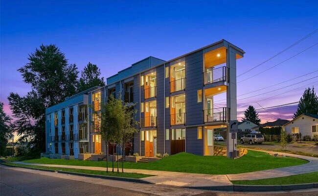Building Photo - 9350 Sturtevant Ave S