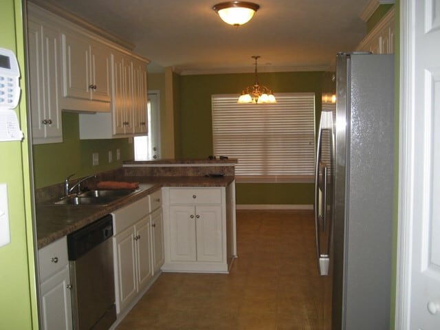 Foto del edificio - 2057 Lake Forest Dr