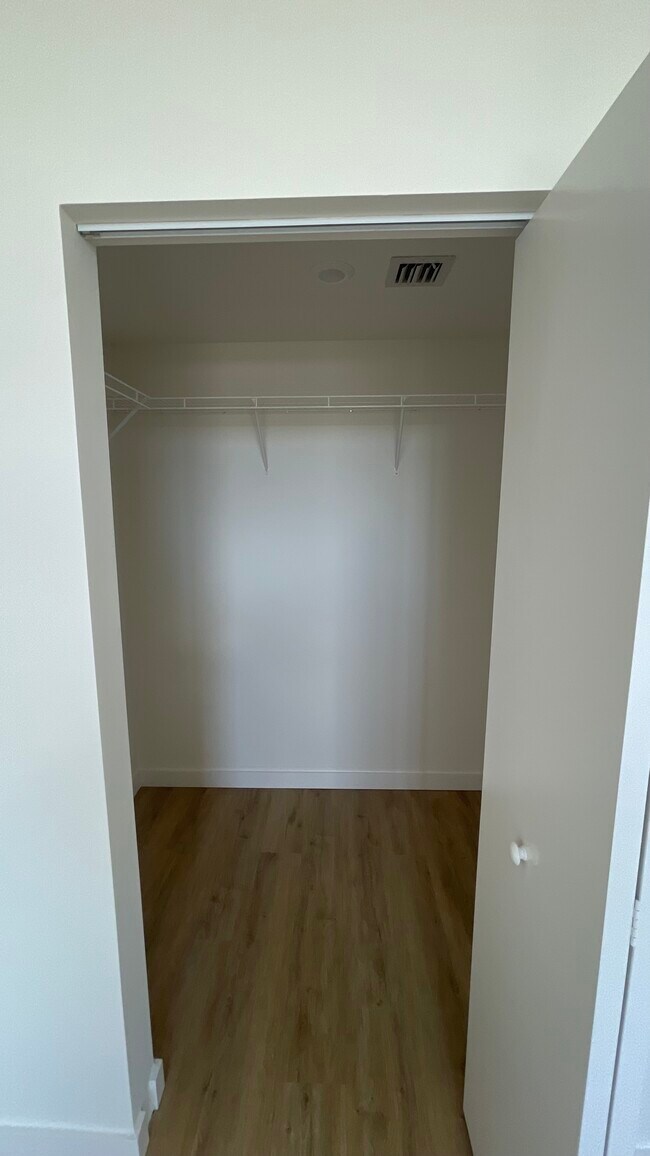 Foto del edificio - 2881 E 9th Ave