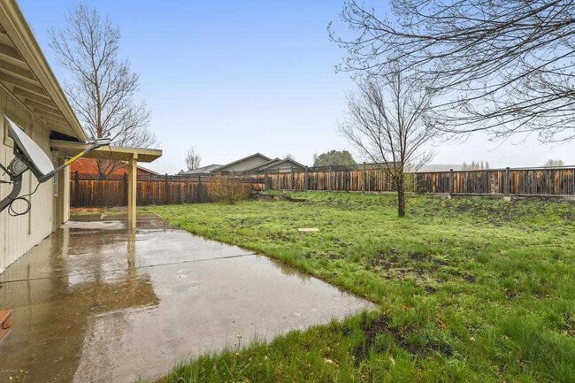 Building Photo - Great location, 3 bedroom 1 bath home near the Elementary school in Williams AZ.