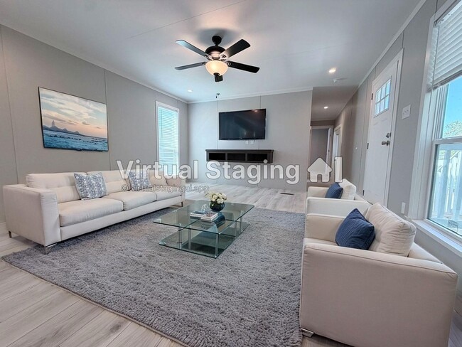 Building Photo - 709 N Collins Fwy