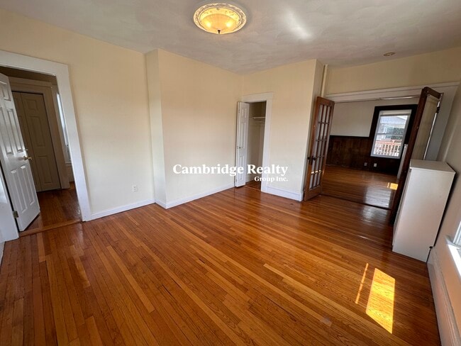 Building Photo - 543 Broadway