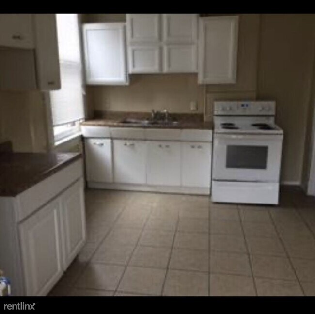 Foto del edificio - 218 E 9th St