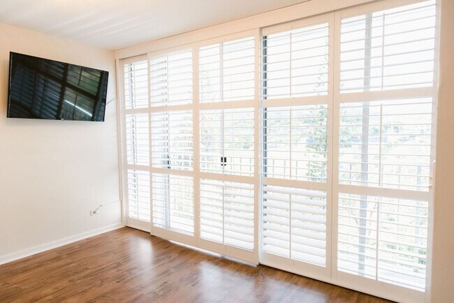 Foto del edificio - Great 1 Bedroom, 1 Bath with Parking * AC ...