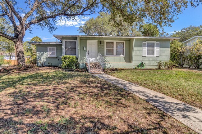 Foto del edificio - CHARMING TERRELL HEIGHTS 3-BEDROOM