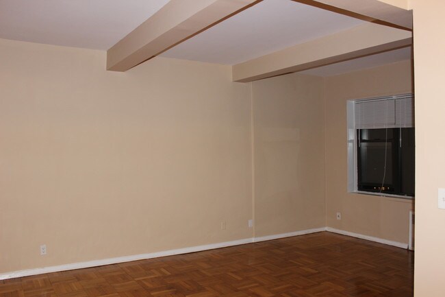 Building Photo - 1 Remsen Rd
