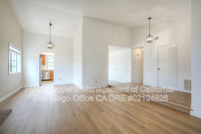 Building Photo - 3540 Roselle Ave