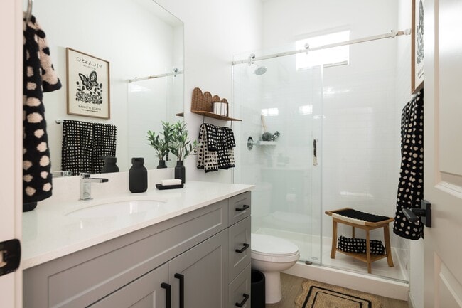 Foto del edificio - The Bungalows on Honeysuckle