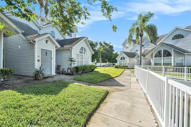 Building Photo - 12145 Armenia Gables Cir
