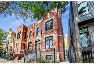 Building Photo - 536 N Paulina St