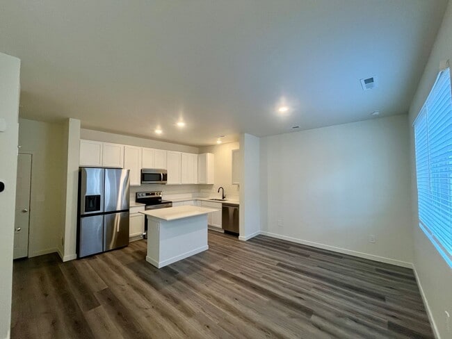 Building Photo - 299 Condor Wy