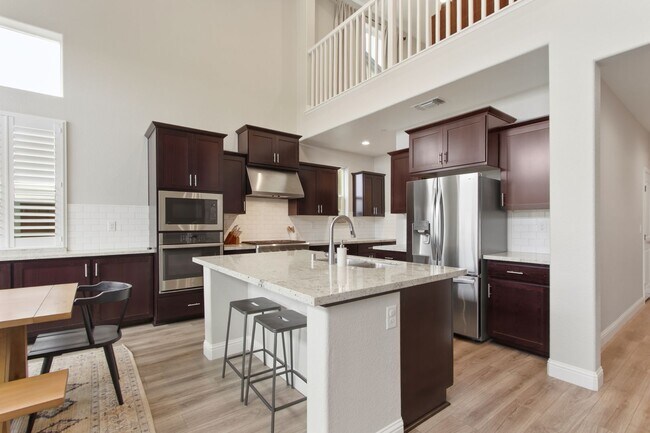 Building Photo - Springlake 3 Bedroom 3 Bathroom House