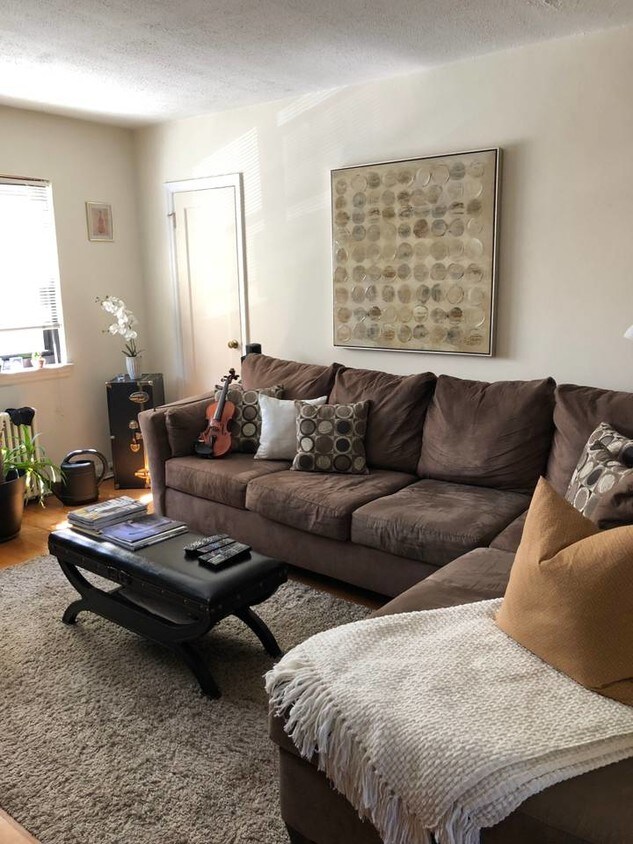 Living Room - 89-45 Doran Ave