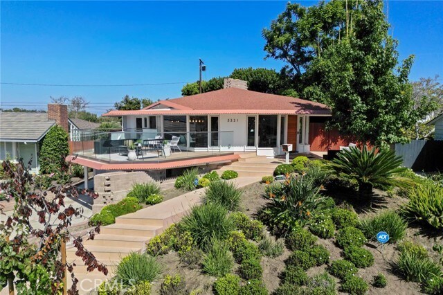 Building Photo - 5221 E Vista Hermosa St