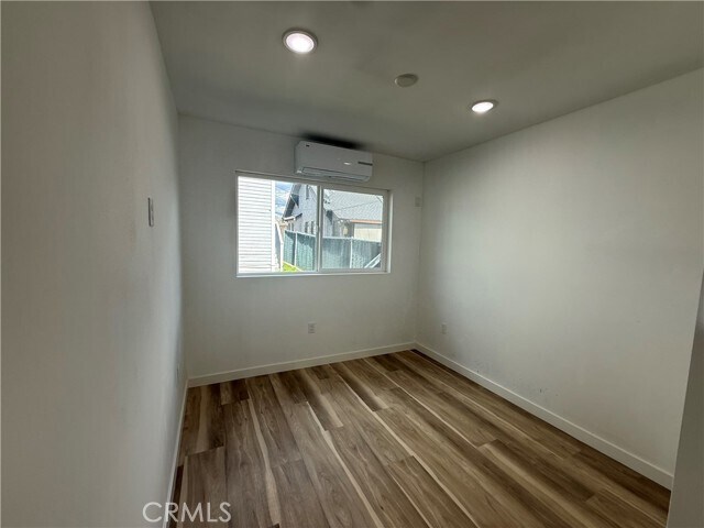 Foto del edificio - 466 S Mott St