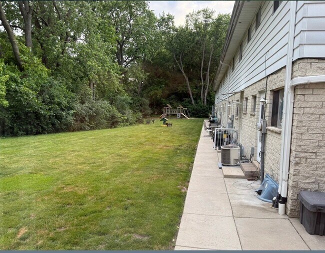 Foto del edificio - 542 S Newman Rd