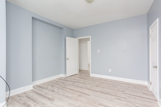 Foto del edificio - 2756 W Monroe St