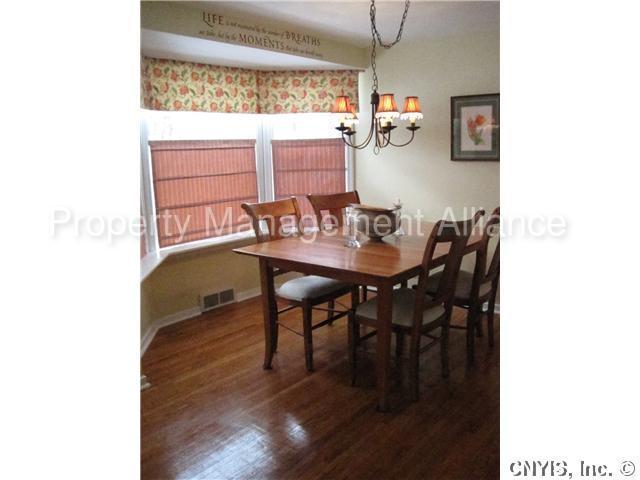 Building Photo - 1596 Westmoreland Ave