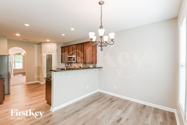 Building Photo - 1020 Bridlemine Dr