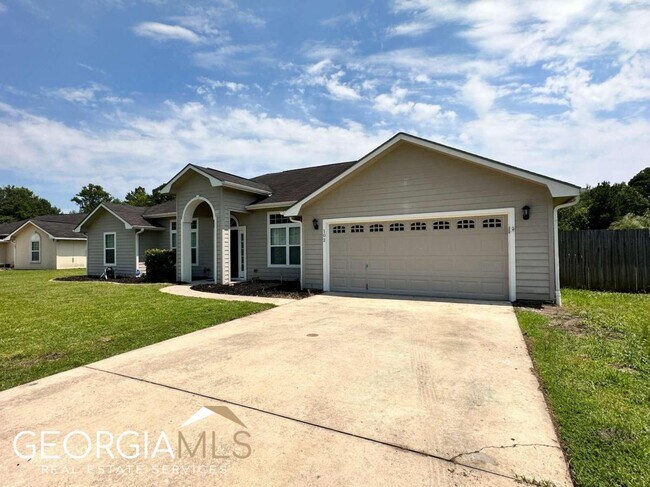 Building Photo - 102 Camellia Ct