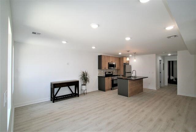 Foto del edificio - 782 Grand St