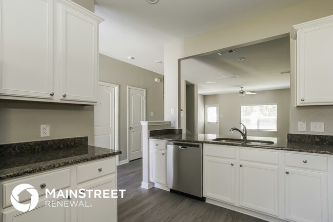 Building Photo - 23051 Bellini Dr