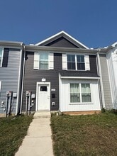 Building Photo - 648 N College St