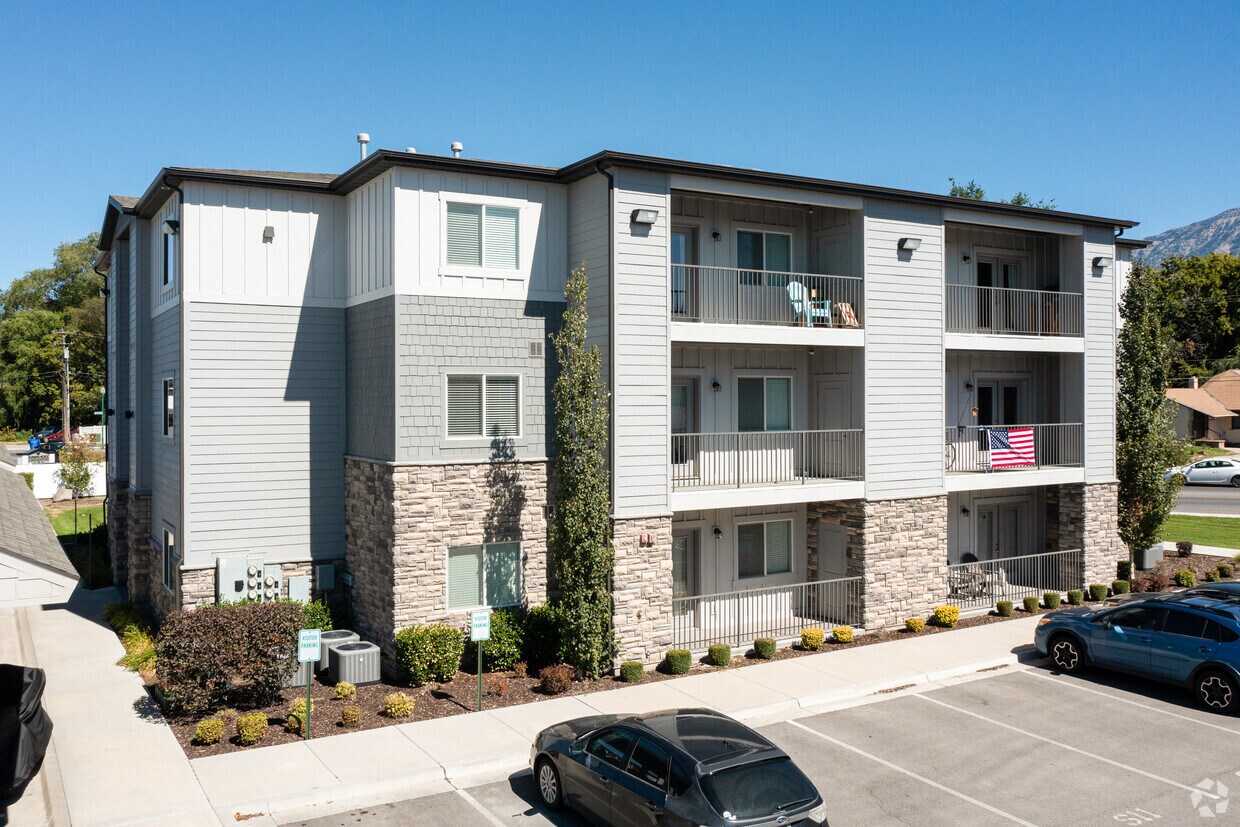Foto del edificio - 1736-1746 Sandhill Rd